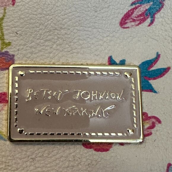 Betsey Johnson Pink Floral Handbag - Picture 3 of 13